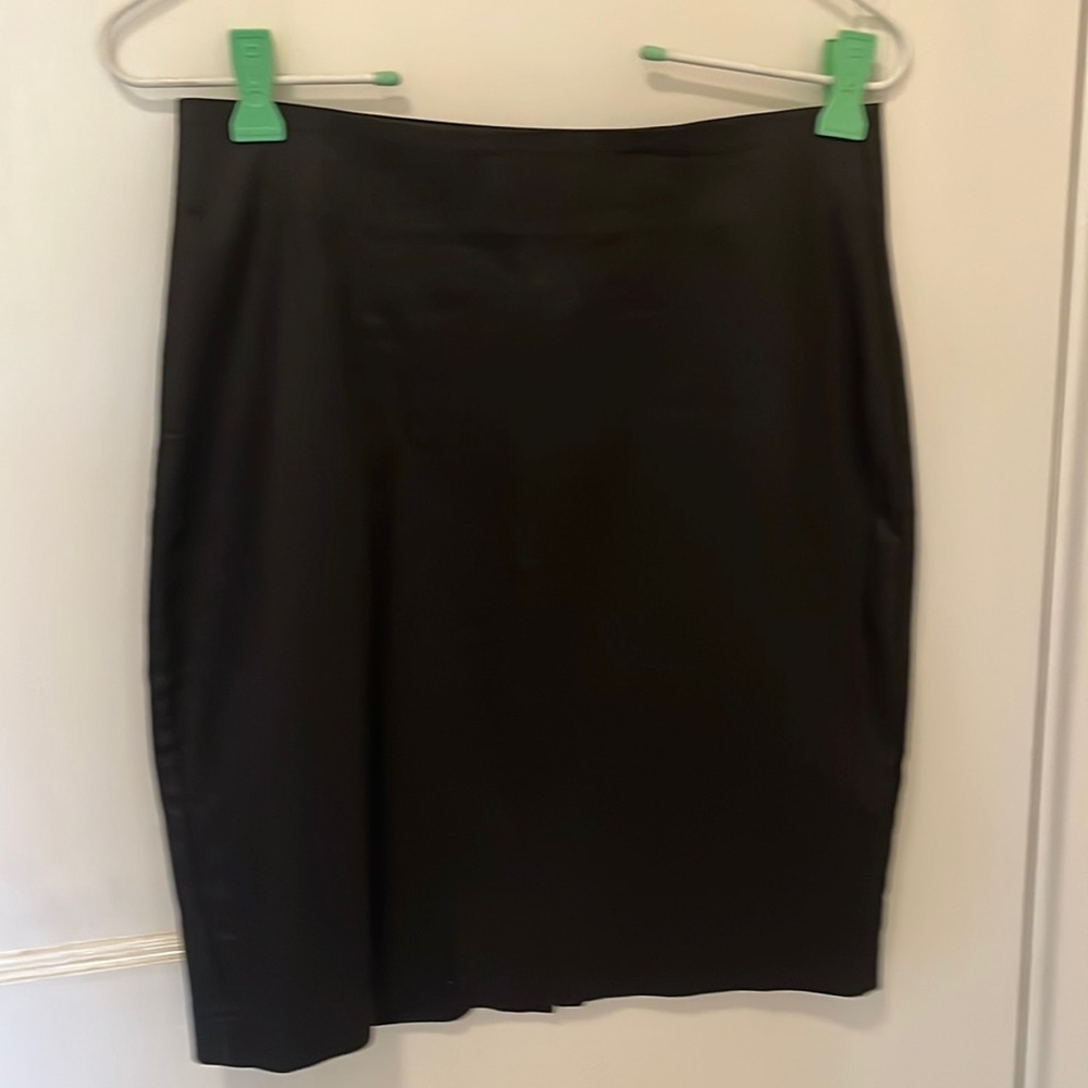 Banana Republic Black short back zipper skirt
